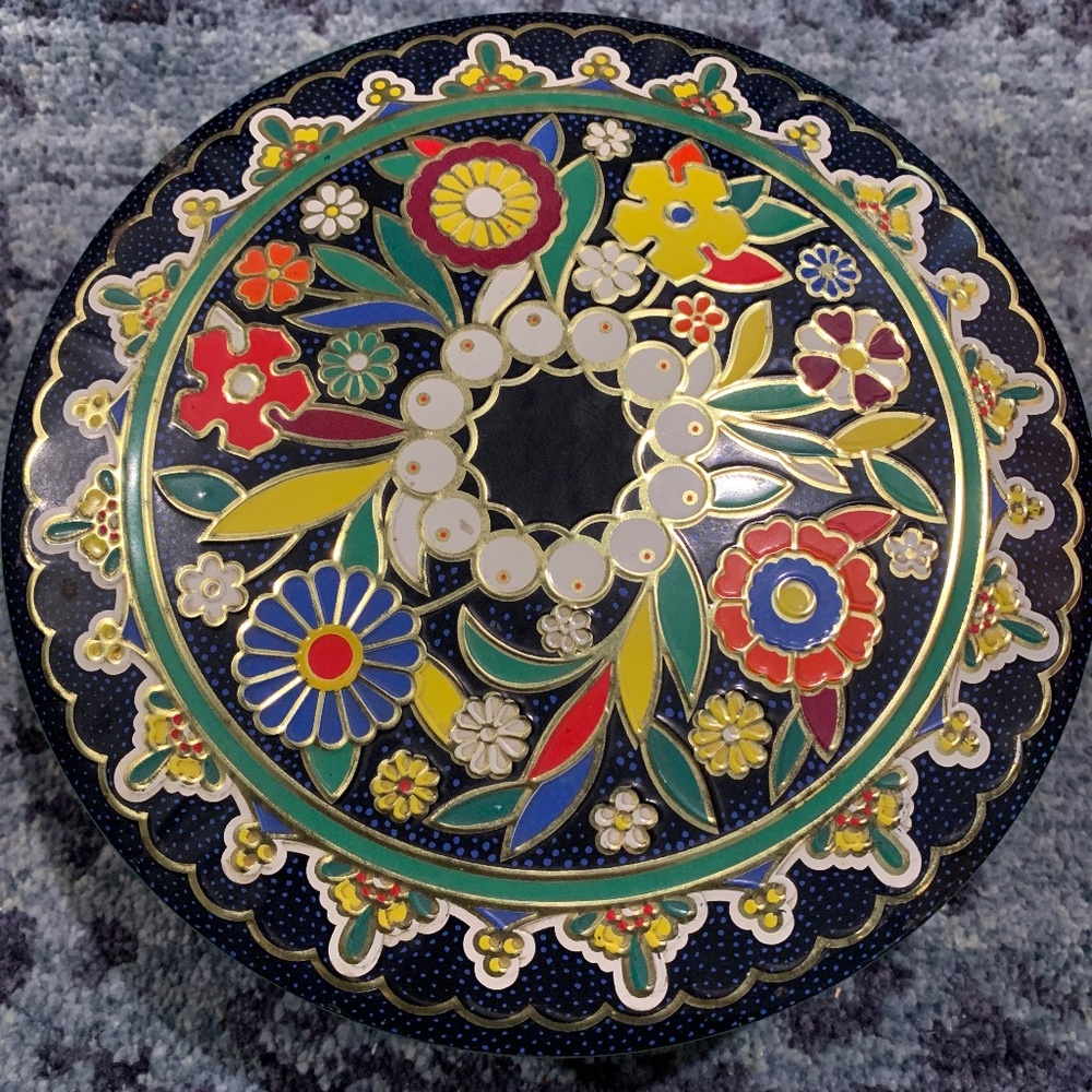 England embossed, floral navy, green, gold tin removable lid in good condition